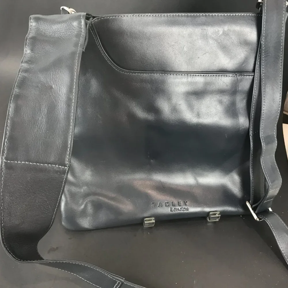 Navy Leather Radley London Crossbody bag